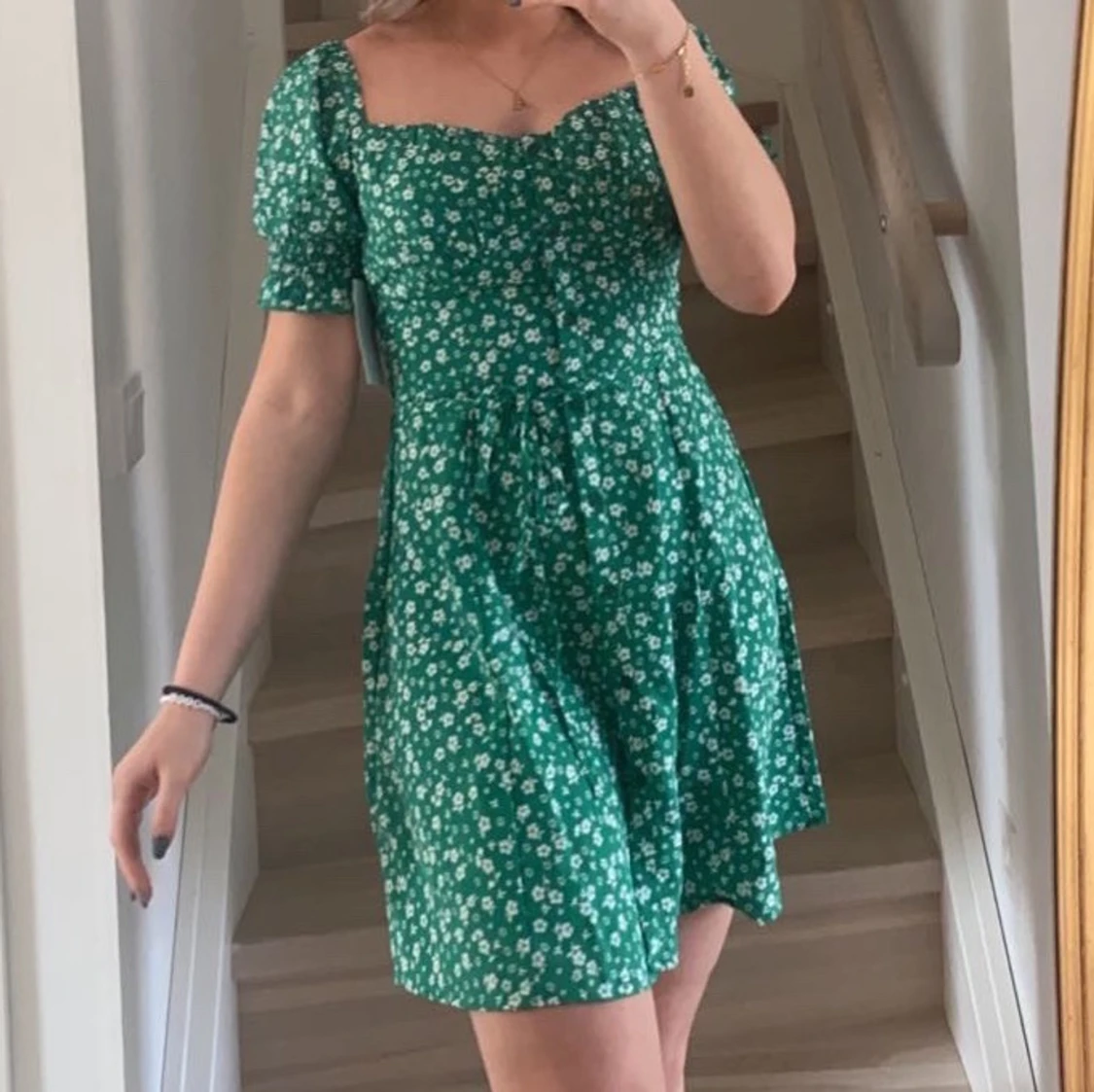 Grön blommig klänning 💚 - 90