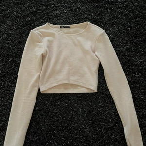 Beige/rosa topp - Topp från zara. Aldrig använd, storlek s