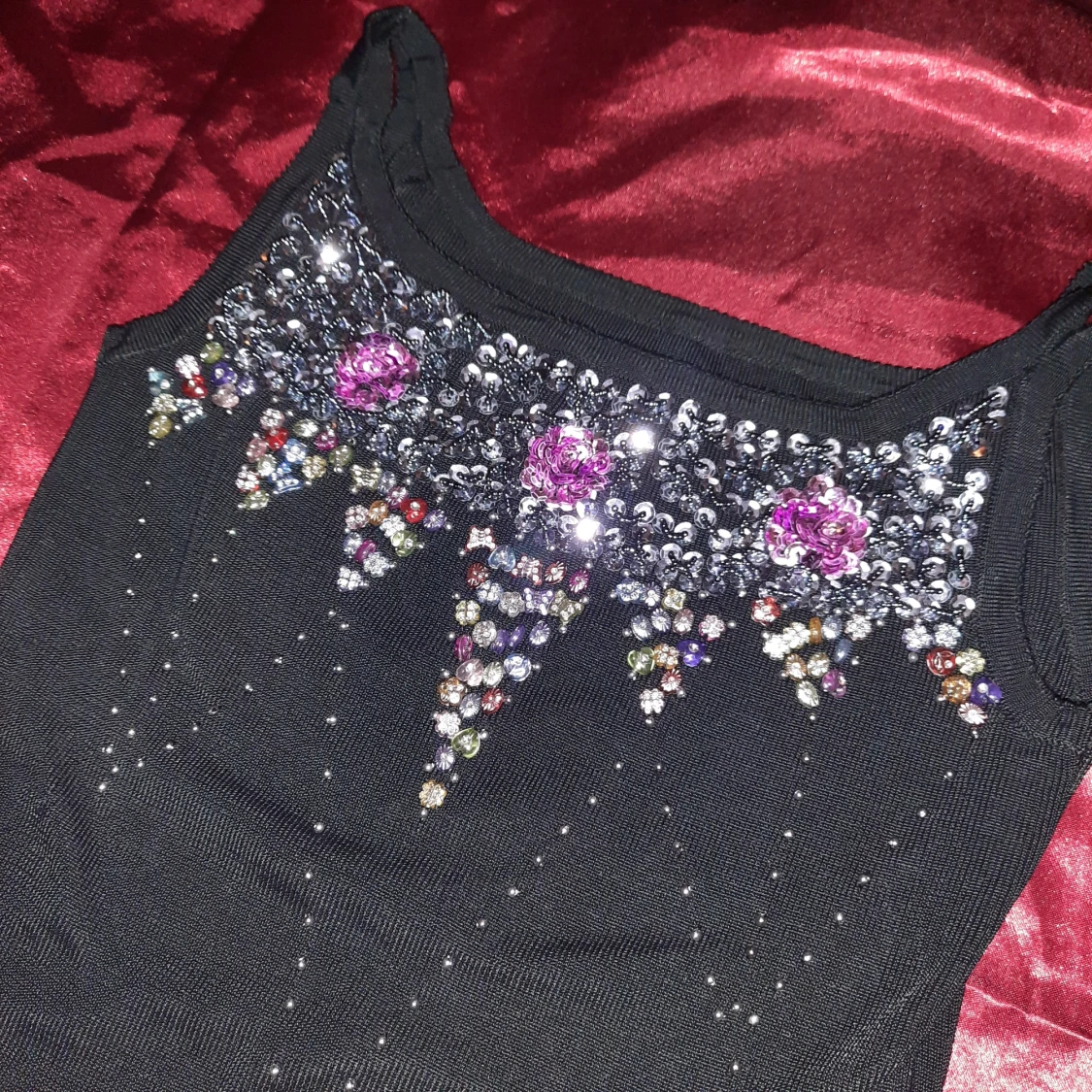 Linne med pärlor och paljetter - 91