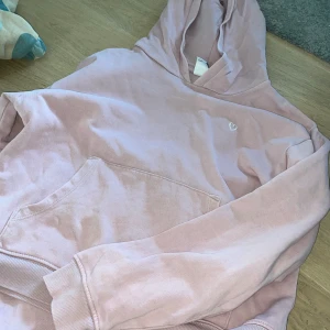  Hoodie  - Den är mer rosa i verkligheten, Andvänt et par gånger, jag står inte för frakt 💕