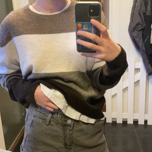 Stickad tröja - Stickad tröja från H&M. Oanvänd.