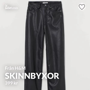 Skinnbyxor från HM - Populära skinnbyxor från H&M som nu är slutsålda. Storlek 36. Fina byxor som framhäver höfter och rumpa