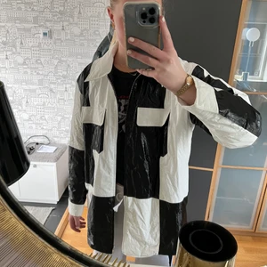 Jacka &Other stories  - Snygg jacka från &Other stories, använd 3 gånger. Jackan är i strl S.