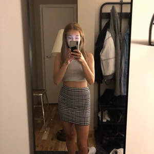 Kjol - Jättefin kjol från new yorker som tyvvär inte är min stil, storlek xs skriv för fler bilder🥰