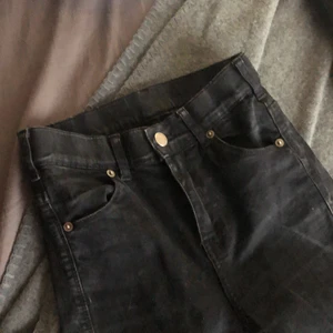 Jeans - Utsvängda jeans från Dr denim (köpt på salt), storlek S