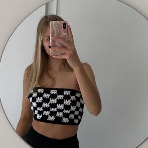 Virkad topp - Virkad topp med snörning i ryggen💗 Passar XS-S men kan även göras i andra storlekar och färger🥰