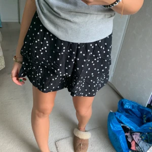 Stjärnkjol⭐️ - Världens finaste kjol med små stjärnor! Kommer tyvärr inte till användning längre💗