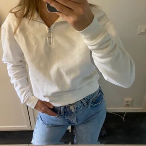 Zip tröja - Tröja med dragkedja i väldigt fint skick. Köparen står för frakten💕💕
