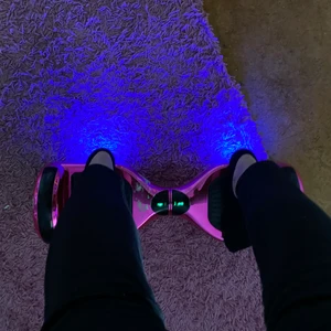 Airboard - Säljer en rosa airboard i begagnat skick. Använd några gånger men tagit hand om den väldigt bra. 