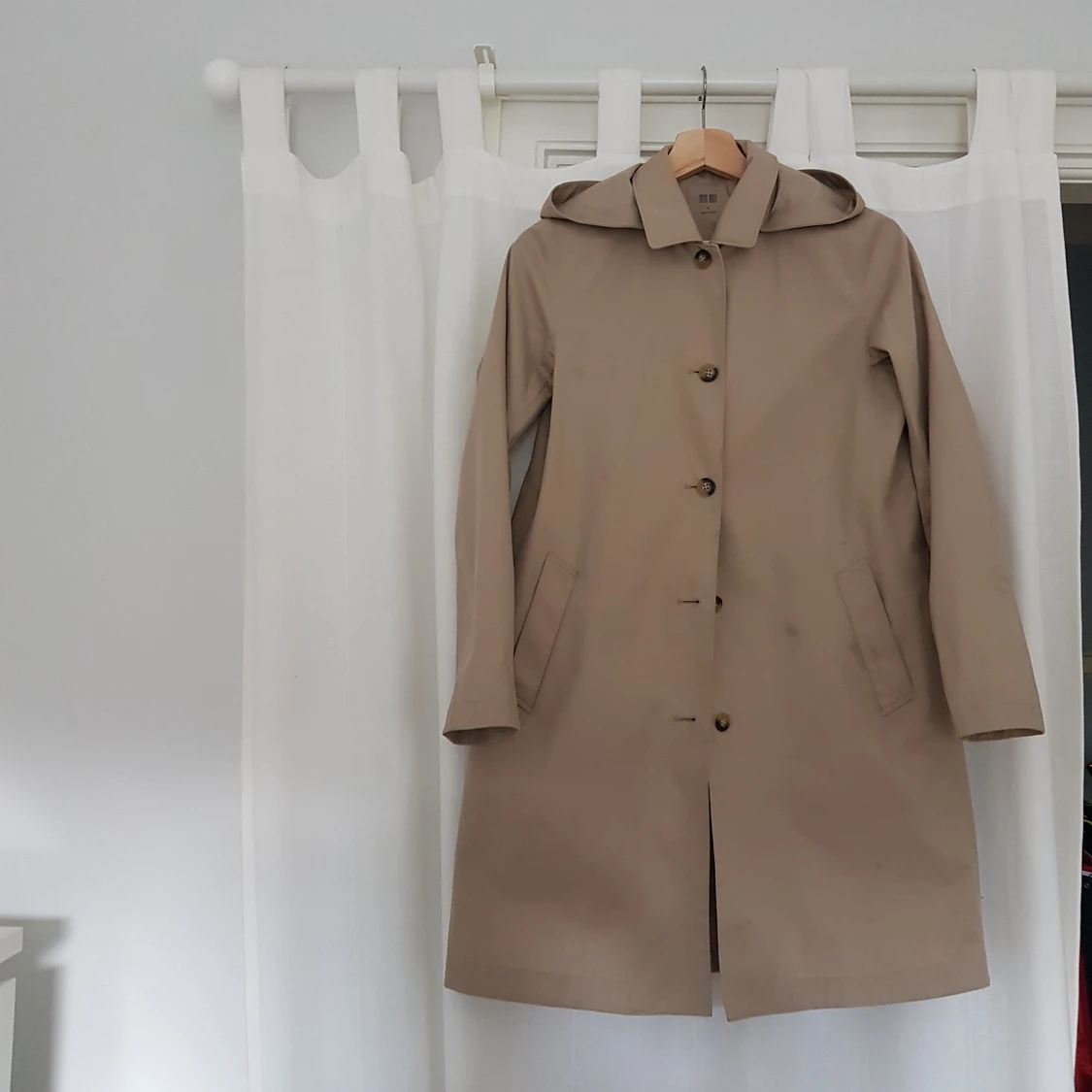 Uniqlo raincoat - size S-M