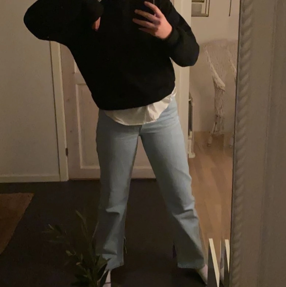 Blå weekday jeans med slits 
