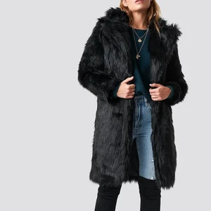 Long Faux Fur Coat från NAKD - Kappa från NAKD storlek 38. Använd 3 gånger. Nyskick. Rökfritt hem. Nypris 1299 kr
