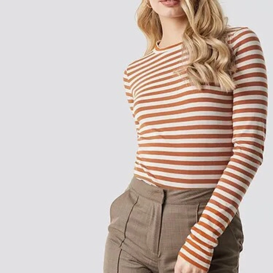 Randig långärmad tröja NA-KD storlek S