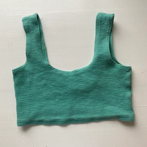 turkos grön topp - fin topp från weekday som inte kommit till användning! 30kr+frakt