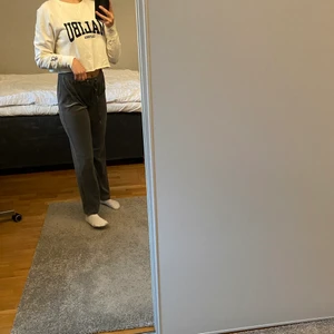 Vit tröja - En vit croped tröja. 