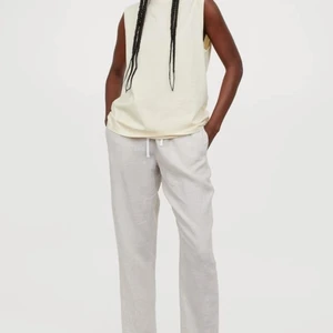 Linne byxor  - Populära och as snygga linne byxor från hm. I strl xs. Som nya.helt nytt skick 