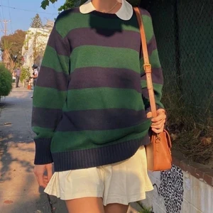 Brandy Melville briannna sweatshirt  - Lägger ut igen pga oseriösa budgivare så om ni lägger ett bud så måste de va seriöst !! ❤️ tröjan är slutsåld överallt 