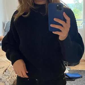 Svart stickad tröja - Superskönt oversized stickad tröja från hm