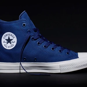 Converse X Nike lunarlon - Converse i nyskick, använda endast 1 gång då det var för små för mig. Lunarlon sulan gör att skon upplevs liten och passar förmodligen bättre på en 37a