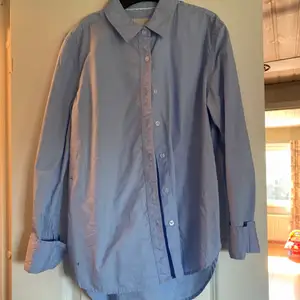 Blå skjorta från Lager157 i storlek S. Ny pris: 300kr, bud från 150kr☺️