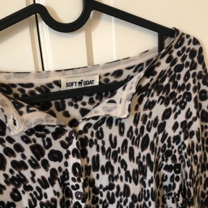 Soft goat kofta - Super fin kashmir kofta från soft goat. Den är i nyskick. Storlek S. Frakt 62kr.