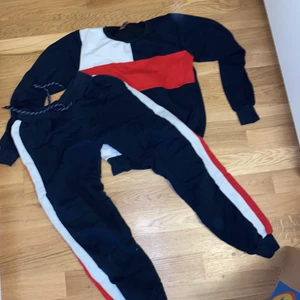 Tranings set  - huvtröja och byxa sats, aldrig använt förut