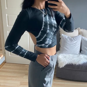 Tie dye crop top - Drömmig tie dye crop top med öppen rygg✨