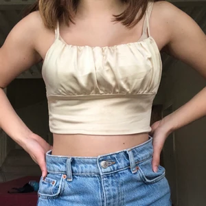 Zara topp - En topp som passar perfekt till fest från zara💞