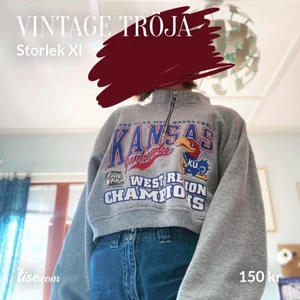 Vintage tröja  - Kansas university tröja i storlek xl köpt secondhand, men väldigt bra skick. Knappt använd. Pris kan diskuteras 😊