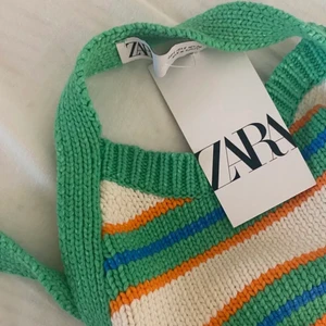 Zara topp - Aldrig använd. Prislappar kvar, Storlek S!