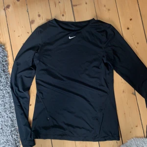 Nike träningströja - Fin träningströja från Nike! Köparen står för frakt