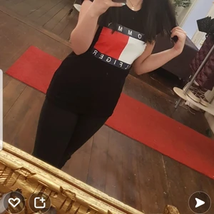 Tommy tröja - tommy hilfiger tröja som inte är använd många gånger då jag ej använder den säljer den 👚🌺