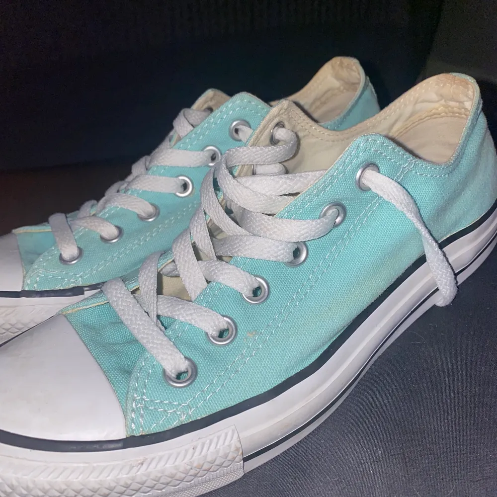 Superfina Converse i bra skick! Storlek 39. Skor.