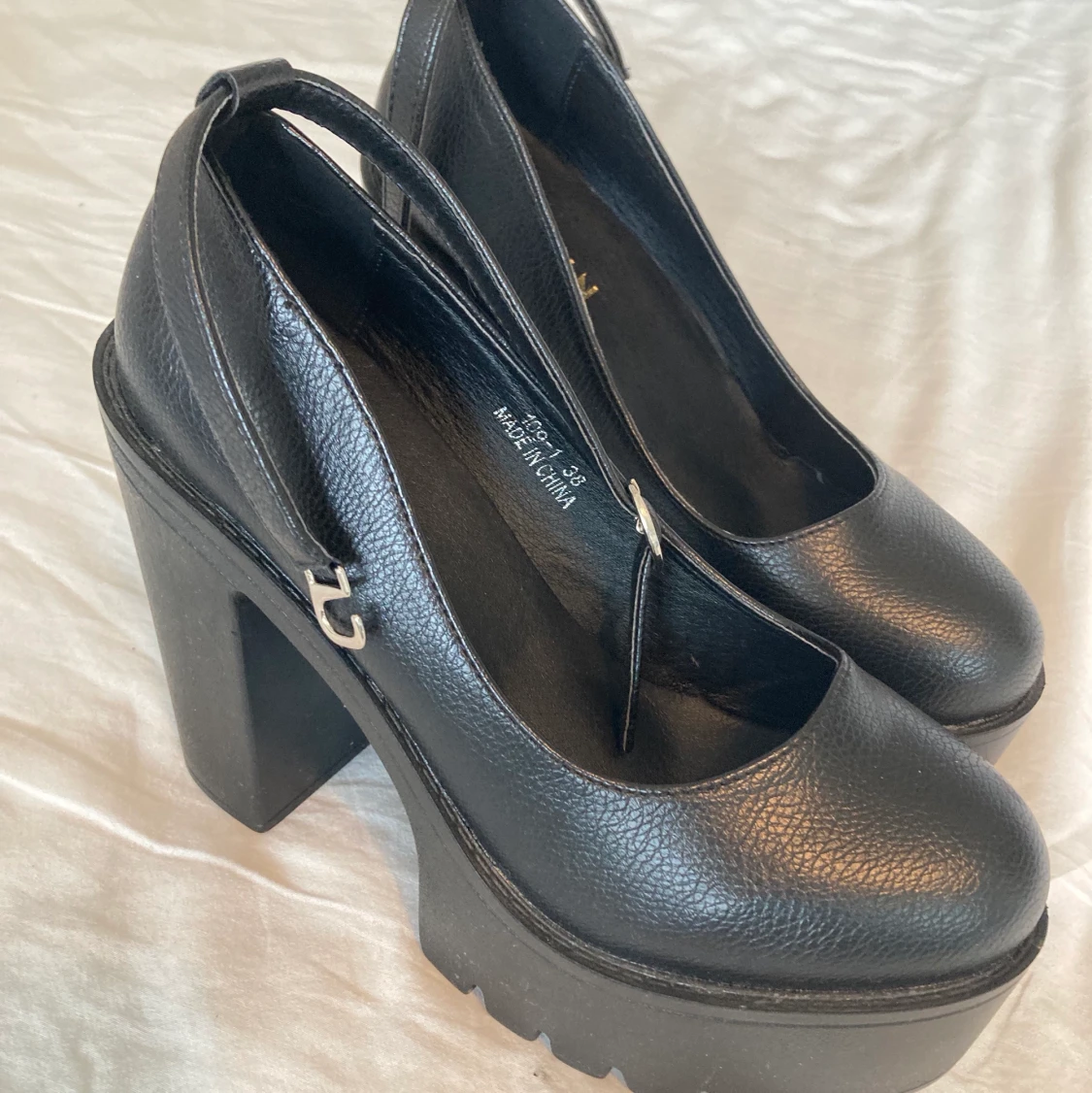 Högklackade pumps - 91