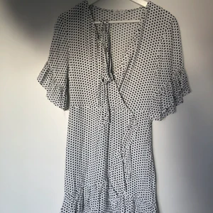 Kortklänning från Oysho - Snygg klänning från Oysho i storleken S. Använd ett fåtal gånger.