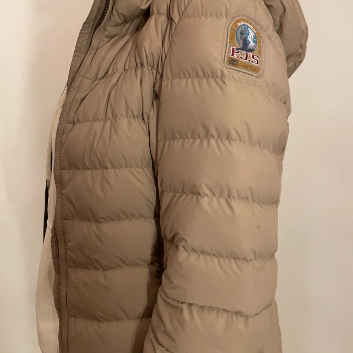 Parajumper, Cappuccino