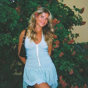 Söker!!! - Söker klänning som liknar dessa..:)