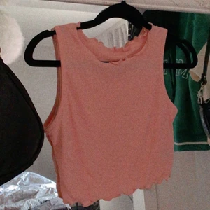 Topp - Snygg topp från shein men den har aldrig kommit till användning. Frakt tillkommer🥰