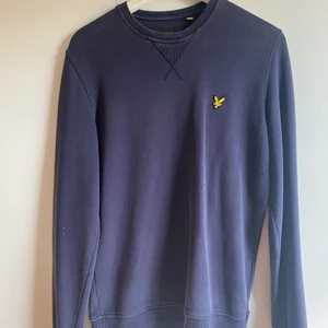 Lyle&scott ”blå” - Skön och fin tröja men den har blivigt för liten då det är S