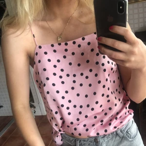 Gulligt linne - Gulligt linne från veromoda i strl S, köpte här på plick. nyskick, har kanske använt 1 eller 2 gånger.