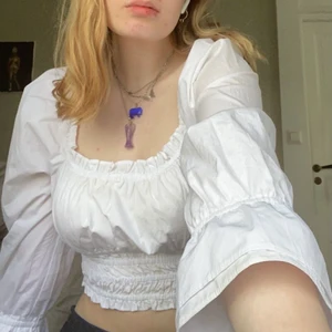 ASSÖT topp från NAKD - Jättefin topp som skulle kunna passa till studenten! Den är verkligen jättefin. Buda i kommentarerna! Köpare står för frakt.