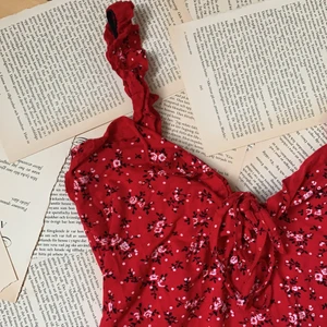 Somrig floral-print klänning!  - Använd en gång:)