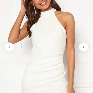 Studentklänning - Helt oanvänd studentklänning från bubbleroom!Alla lappar sitter kvar!                                Storlek: M   