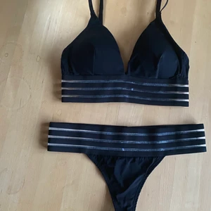 Underkläder set NYTT  - Helt nytt aldrig använt eller provat set från Gina. Underkläder men materialet liknar bikini material så kan användas som det också. Storlek 36. Frakt: 44kr eller hämtas upp i Malmö. 