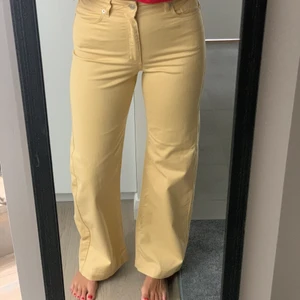 gula byxor - gula byxor från carin wester 💛