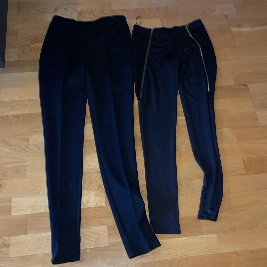 ett par tights och ett par byxor