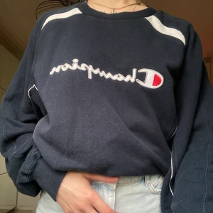 Champion tröja  - Blå Champion tröja som jag köpt vintage 💙