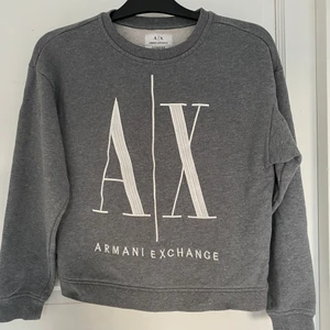 Armani exchange Strl S - Armani exchange i Nyskick, säljs pga fel storlek. Den är alltså stor i storleken passar absolut en M