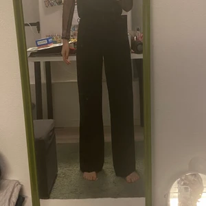 Kostymbyxor  - Säljer dessa fina kostymbyxor. Använda fåtal gånger och i storlek 34