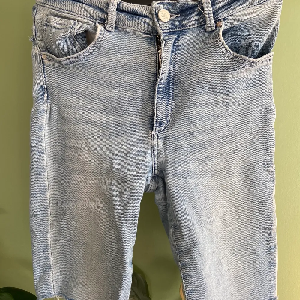 Superstretchiga jeansshorts från never denim, sjukt sköna och stretchiga så passar flera storlekar, S-L. Sitter även superfint bak!. Shorts.